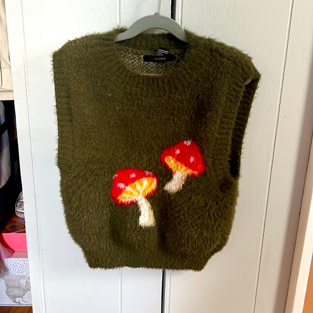 Fuzzy, Preppy Mushroom, Pull Over 🍄🌿